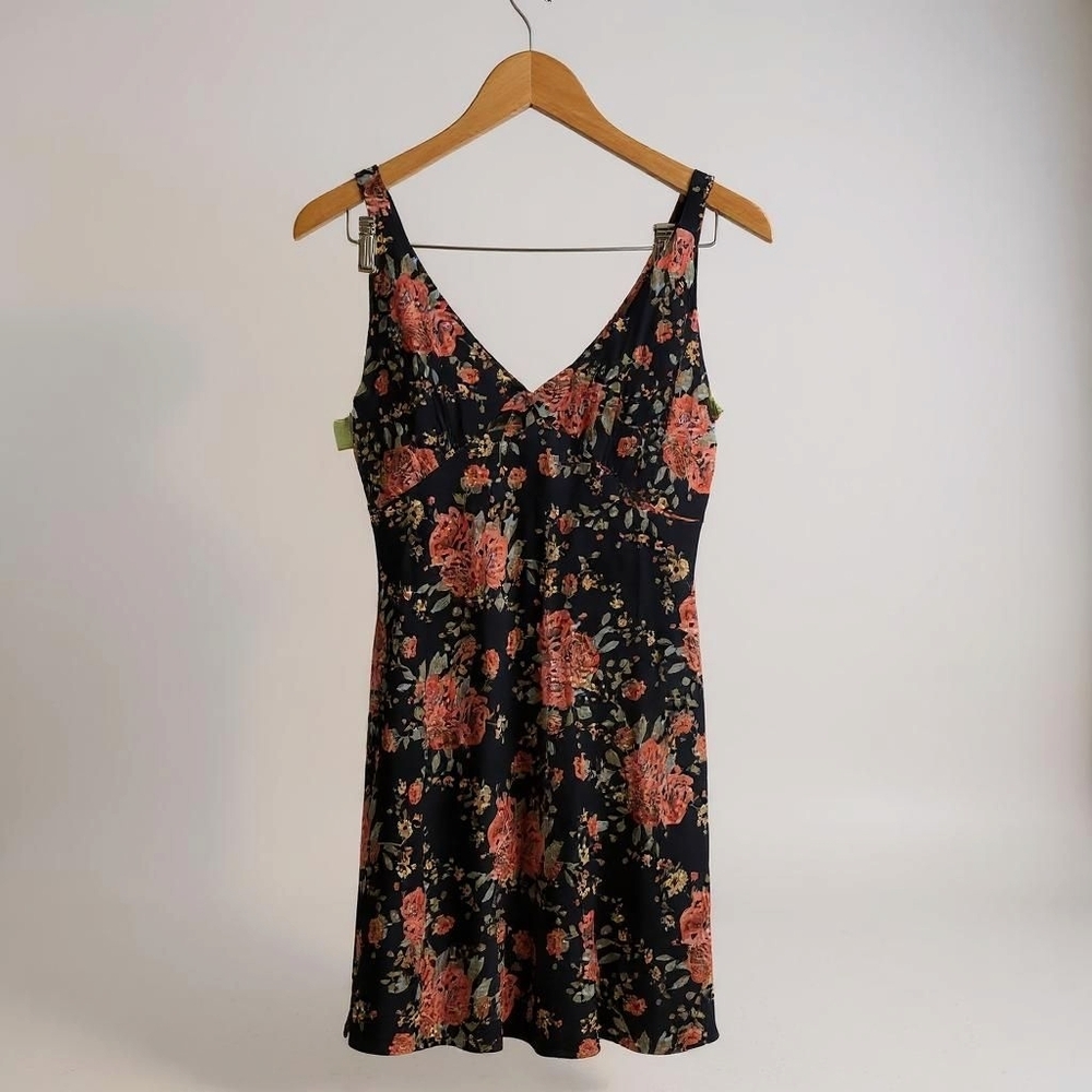 Wayf Pink and Black Sleeveless V-Neck Mini Sundress